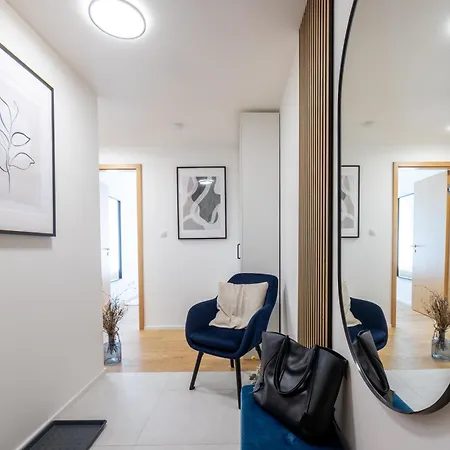 Prague Days - 2Bdr Apt - Balcony - Garage Parking - Easy City Center Access Exterior photo